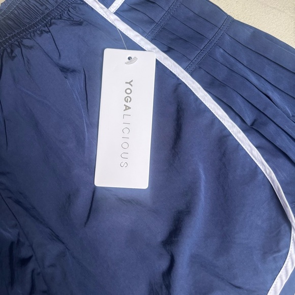Yogalicious NWT Radiant Courtside Chic Athletic Shorts Size Small - Picture 10 of 12